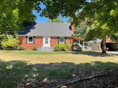 823 Rosser Ave, Waynesboro, VA 22980 - photo 2