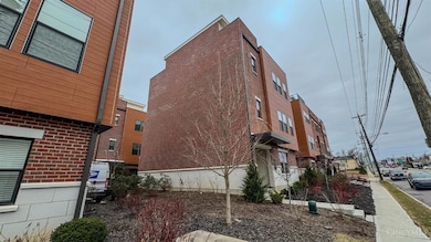 3912 Edwards Rd, Cincinnati, OH 45209 - photo 3