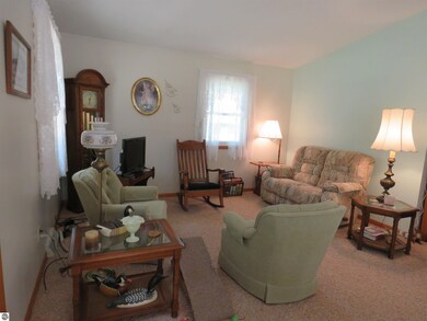 121 W Ridge Cir, Leroy, MI 49655 - photo 4