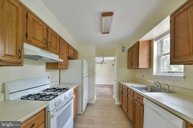 1 W Mill Rd unit LOWER, Flourtown, PA 19031 - photo 7