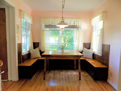 Eat-in Kitchen