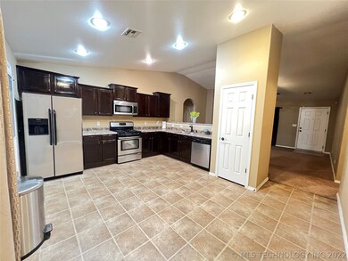 9285 S 256th East Ave, Broken Arrow, OK 74014 - photo 5