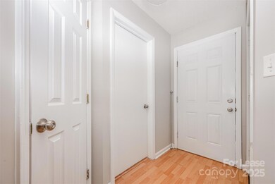 2555 Stockbridge Dr unit C, Charlotte, NC 28210 - photo 7