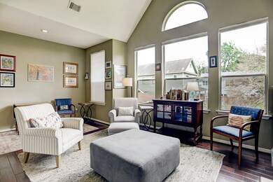 735 Arlington St unit 4, Houston, TX 77007 - photo 3