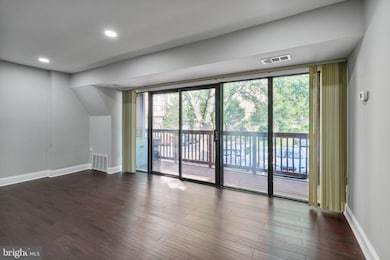 49 Skyhill Rd unit 201, Alexandria, VA 22314 - photo 4