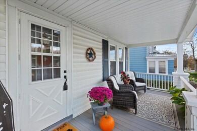 18 Coolidge Ave, Troy, NY 12180 - photo 3