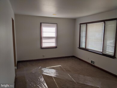 912 Brooke Rd, Capitol Heights, MD 20743 - photo 2