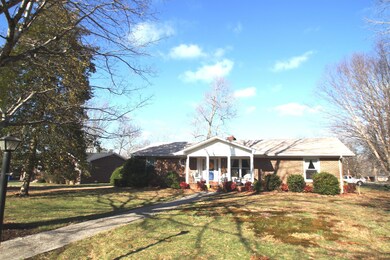 621 Adams St, Manchester, TN 37355 - photo 2