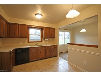 25 Hopewell Dr, Struthers, OH 44471 - photo 2