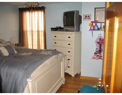 30 Burgess St, Lowell, MA 01851 - photo 5