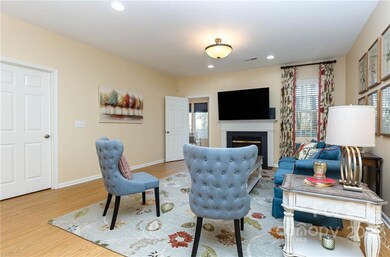 1524 Forest Park Dr unit 1524, Statesville, NC 28677 - photo 5