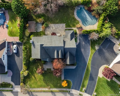 135 Elmwood Dr, Dix Hills, NY 11746 - photo 3