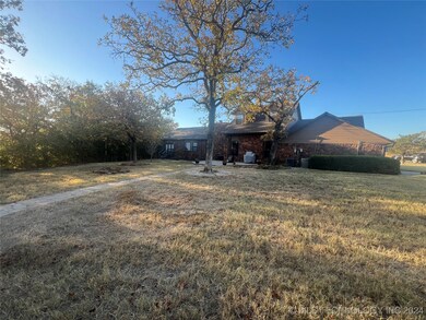905 W 9th St, Cushing, OK 74023 - photo 3