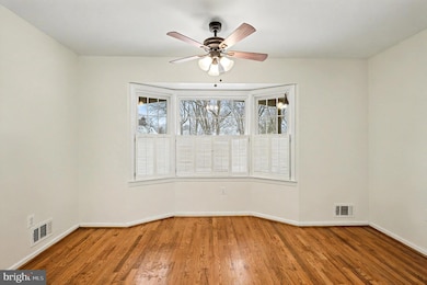 7609 Mulberry Bottom Ln, Springfield, VA 22153 - photo 4