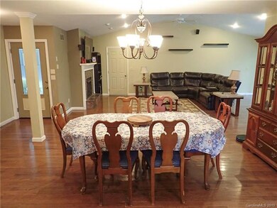 196 Ridgewood Acres Dr unit 9, Hendersonville, NC 28792 - photo 7