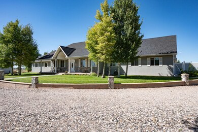1281 E Midvally Rd-12