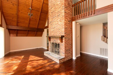 109 S Lloyd St, Burgaw, NC 28425 - photo 5