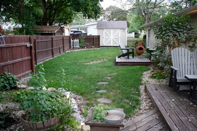 715 Sycamore Ln, Bluffton, IN 46714 - photo 2