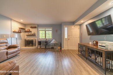 619 Hobbs Ct unit D, Jefferson City, MO 65109 - photo 6