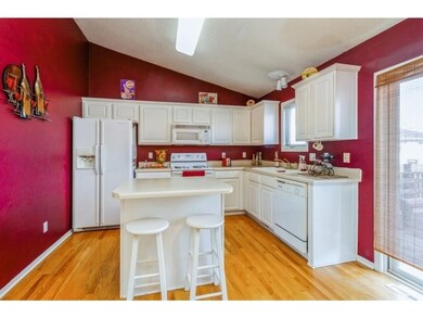 1020 S 12th Ave E, Newton, IA 50208 - photo 5