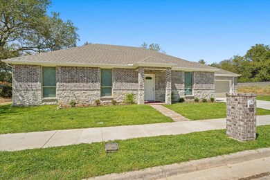 600 Baurline St, Fort Worth, TX 76111 - photo 3