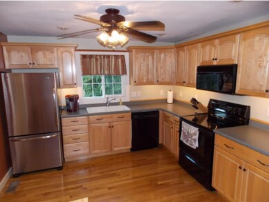 65 Elizabeth Ave, Manchester, NH 03103 - photo 3