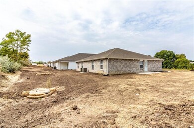 1503 Coventry Ct, Warrensburg, MO 64093 - photo 7