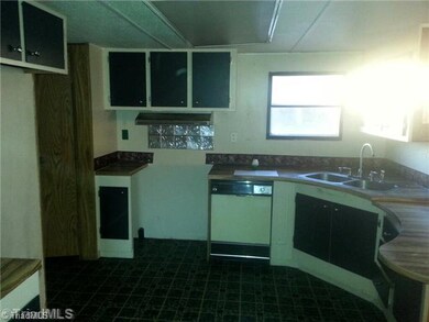 2806 Ellis Jeffries Rd, Burlington, NC 27217 - photo 6