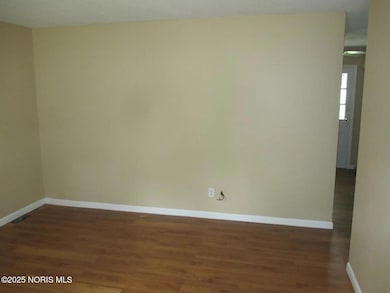 1715 E Benwick Rd, Toledo, OH 43613 - photo 6