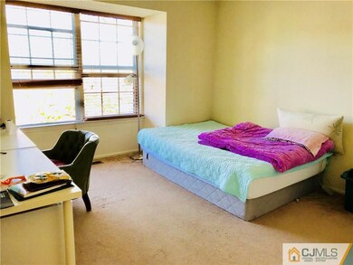 129 Lindsey Ct unit 25D, Franklin Park, NJ 08823 - photo 2