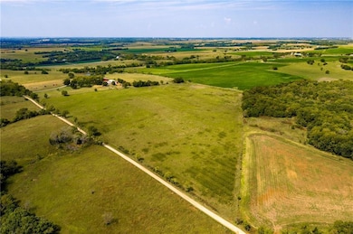 146 N 1150 Rd, Berryton, KS 66409 - photo 5