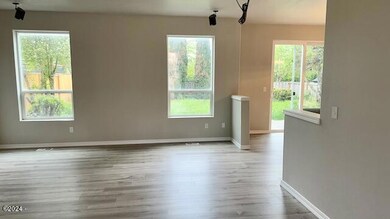 2515 Roger Smith Dr, Newberg, OR 97132 - photo 4