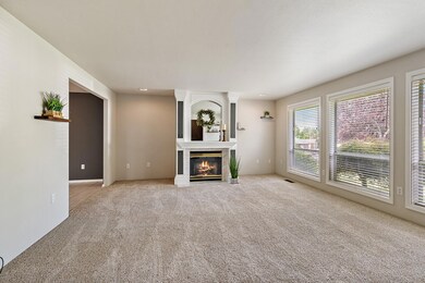 1843 Canyon Ave, Medford, OR 97504 - photo 2