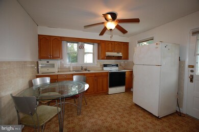 122 Guest St, Penns Grove, NJ 08069 - photo 4