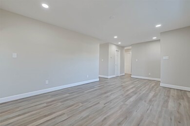 10326 Wicklowe St, Houston, TX 77016 - photo 6