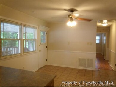 424 Mcphee Dr, Fayetteville, NC 28305 - photo 4