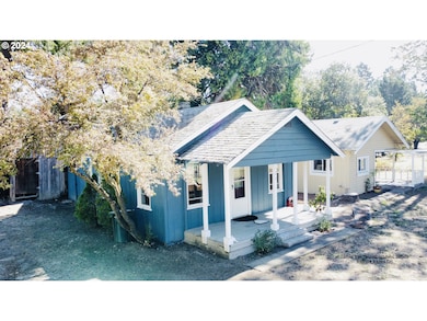 135 Deleane Dr, Canyonville, OR 97417 - photo 4