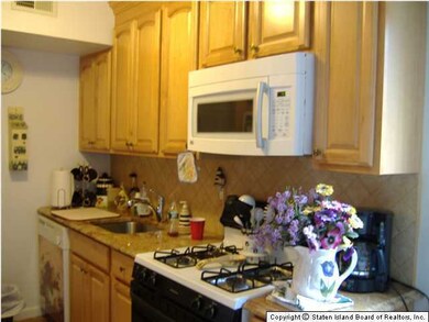 unlisted-address, Staten Island, NY 10308 - photo 2