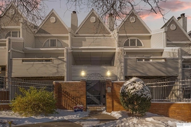 104 S 37th St unit 3, Omaha, NE 68131 - photo 2