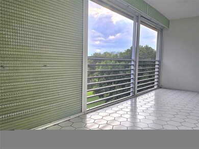 2305 Lucaya Ln unit B4, Coconut Creek, FL 33066 - photo 7