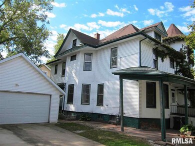 427 W 14th St, Davenport, IA 52803 - photo 2