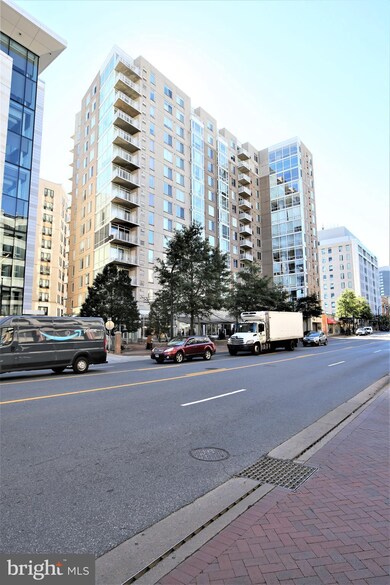 The Crescent unit 308, Silver Spring, MD 20910 - photo 2