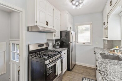 2517 46th St, Des Moines, IA 50310 - photo 5