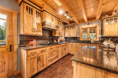 Hickory Cabinets w Character