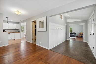 07_6170SnyderRd_10001_LivingRoom_LowRes