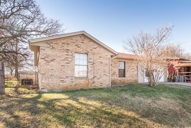 121 Starlight Ln, Springtown, TX 76082 - photo 3
