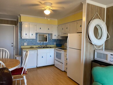 2008 E Fort MacOn Rd unit A4, Atlantic Beach, NC 28512 - photo 5