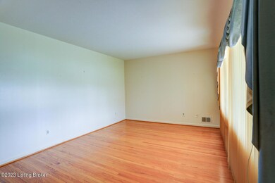 8221 Delido Rd, Louisville, KY 40219 - photo 6