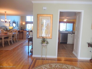 8 Foyer