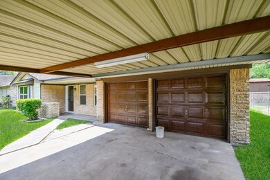 2834 Blue Sky St, Houston, TX 77088 - photo 5